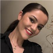 Maquilladora con experiencia, trabajando en salones de belleza y tiendas de maquillaje (Ej; Arenal)